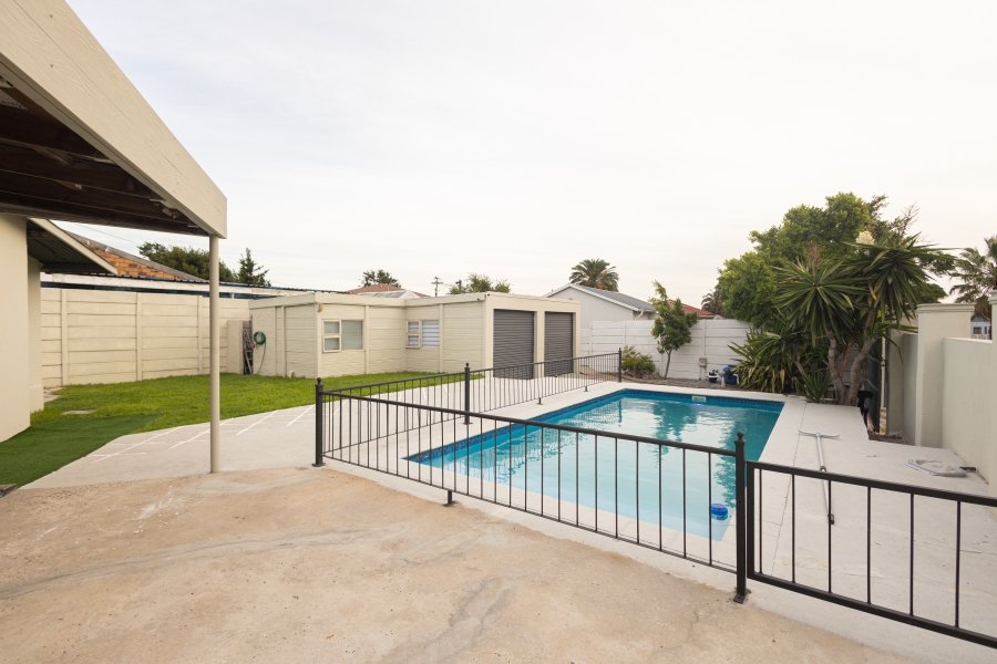 2 Bedroom Property for Sale in Ruyterwacht Western Cape